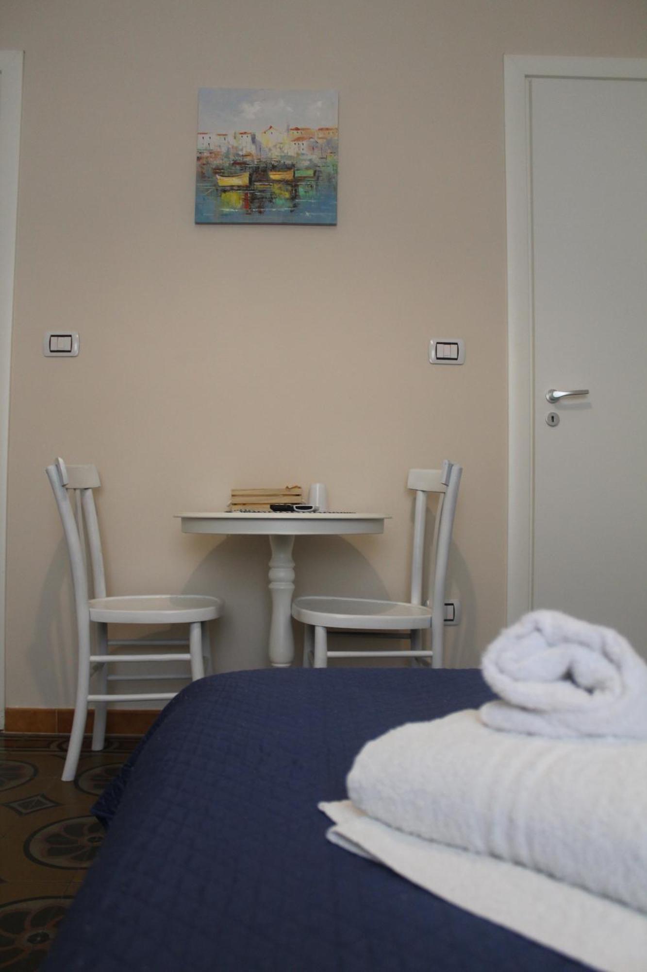 Donna Melina Bed & Breakfast Mileto Eksteriør bilde