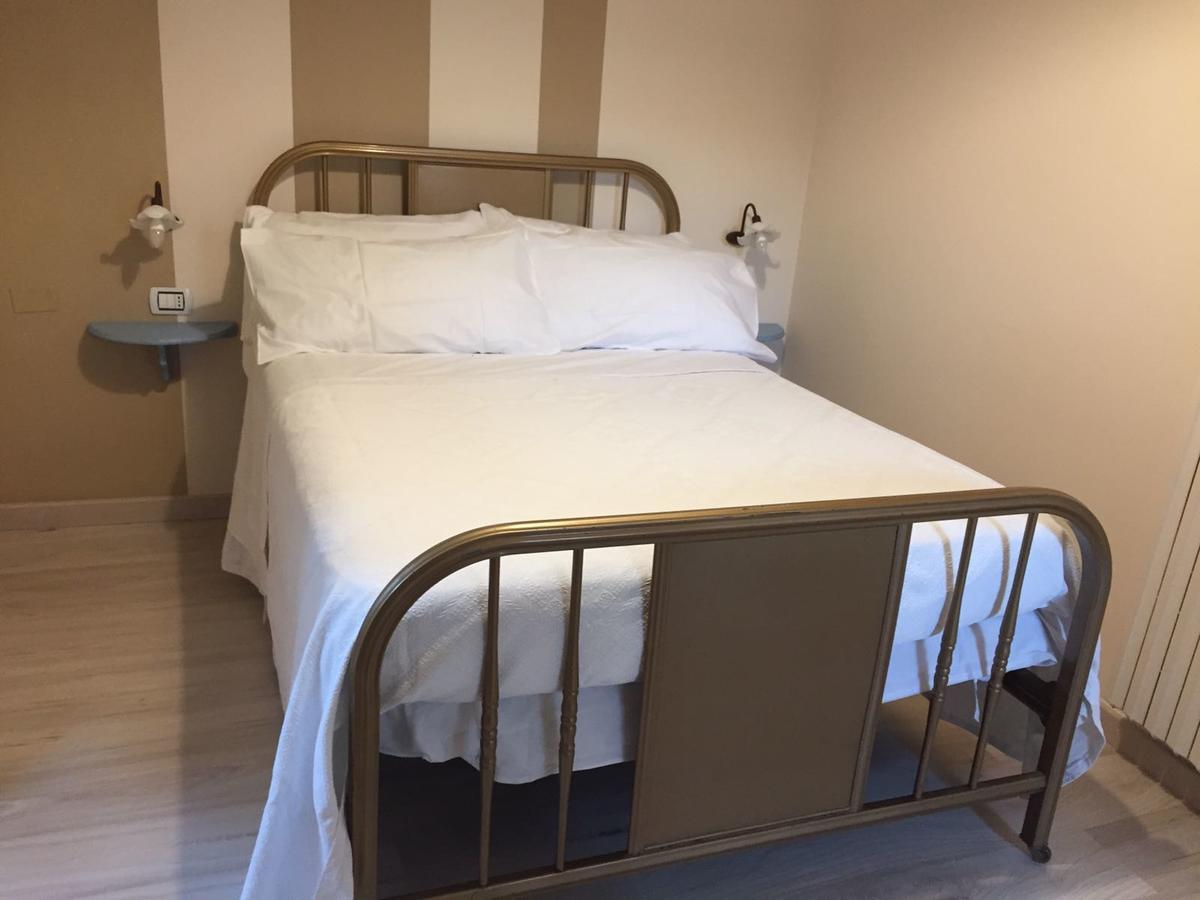 Donna Melina Bed & Breakfast Mileto Eksteriør bilde